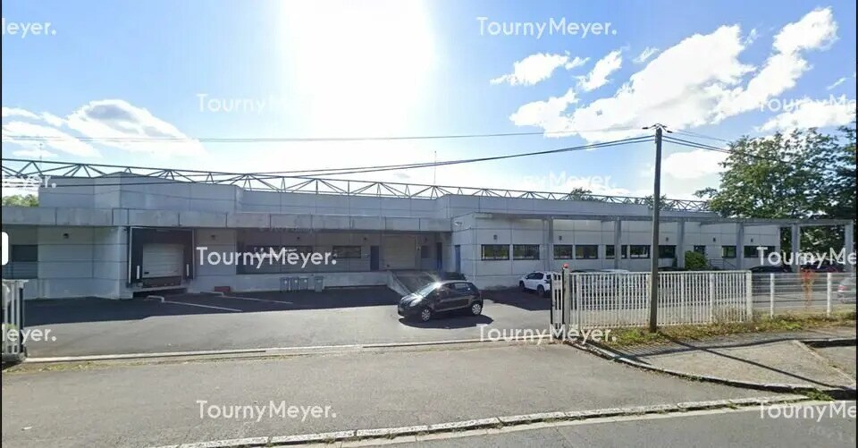 Industrial in Carquefou for lease Building Photo- Image 1 of 8