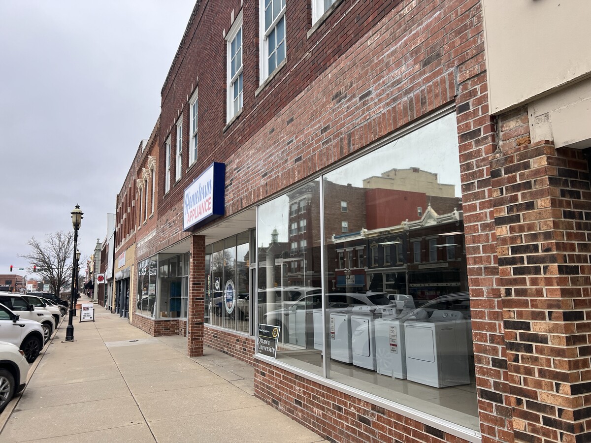 220 S Main St, Ottawa, KS 66067 - Retail for Sale | LoopNet