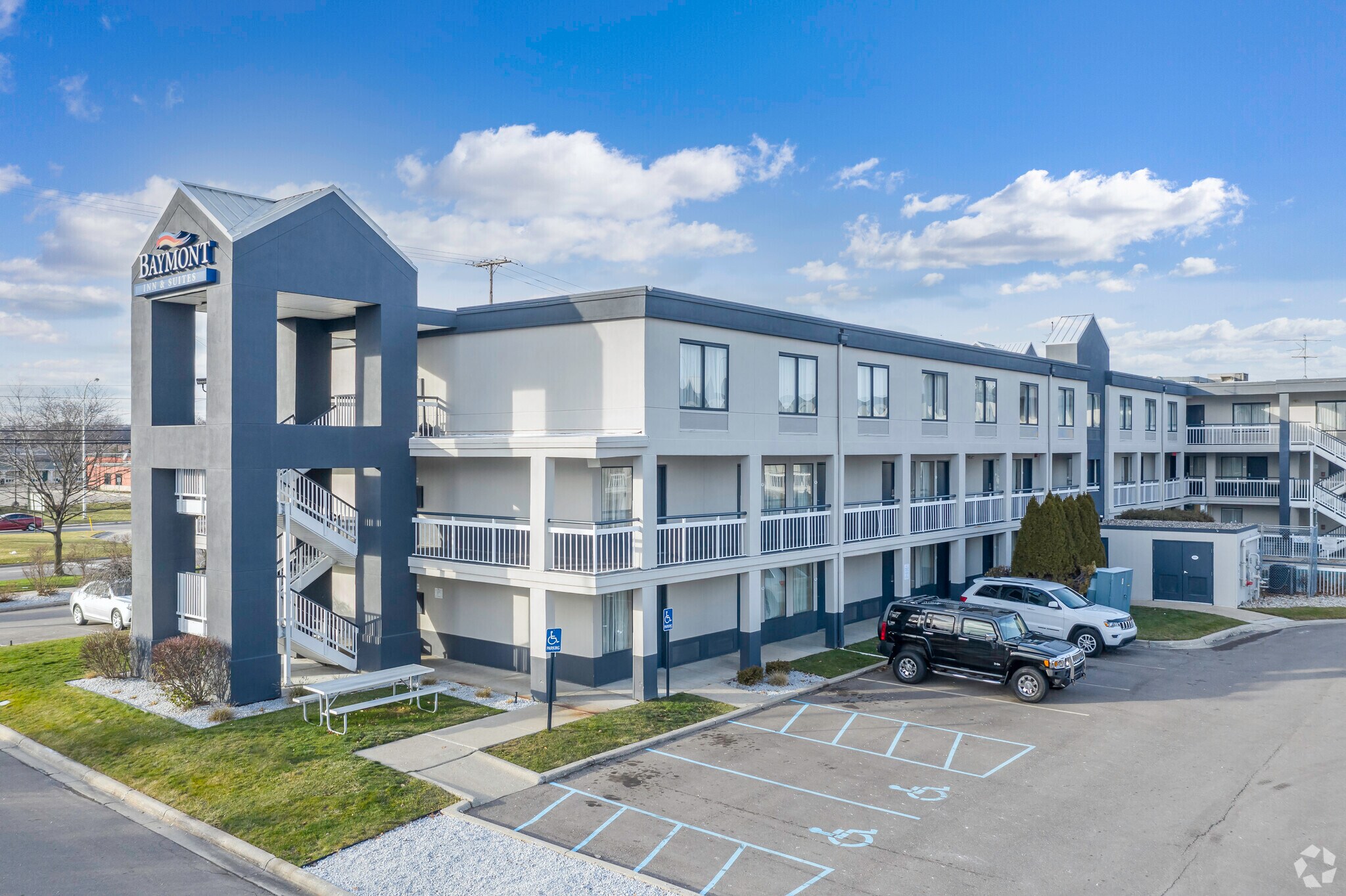 32800 Stephenson Hwy, Madison Heights, MI 48071 Baymont