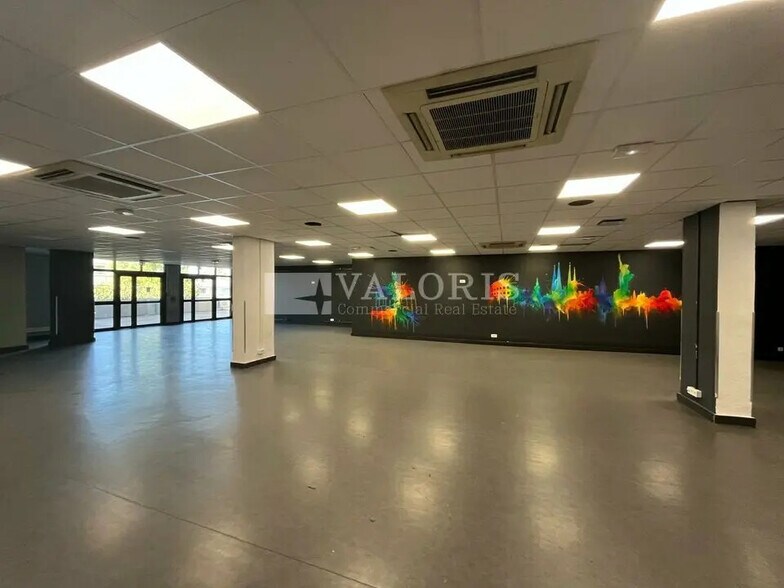 Office in Aix-en-Provence for lease - Interior Photo - Image 3 of 12