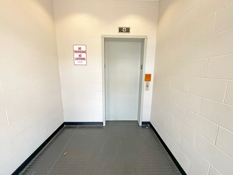 185 Pasadena Dr, Lexington, KY for sale - Building Photo - Image 3 of 18