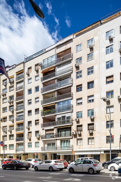 Avenida de la República Argentina, 50, Sevilla, Sevilla for sale - Building Photo - Image 2 of 2