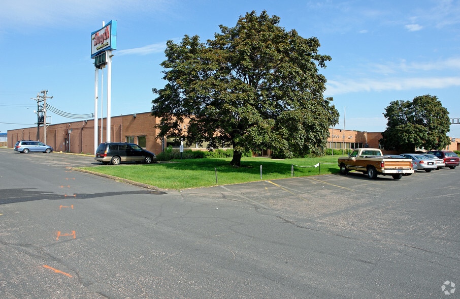 1085-1091 N Snelling Ave, Saint Paul, MN for lease - Building Photo - Image 3 of 6