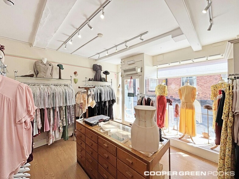 2-3 Dogpole, Shrewsbury for lease - Interior Photo - Image 2 of 2