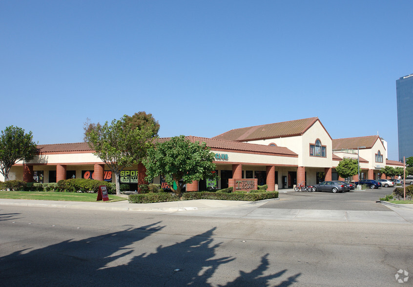 2362 N Oxnard Blvd, Oxnard, CA for lease - Primary Photo - Image 2 of 3