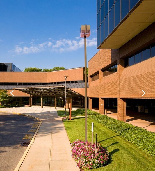 30 Knightsbridge Rd, Piscataway, NJ 08854 Building 5