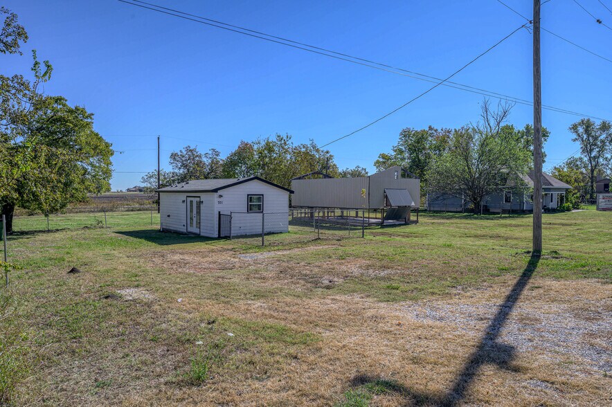 701 Denny Hwy, Howe, TX for sale - Building Photo - Image 1 of 1