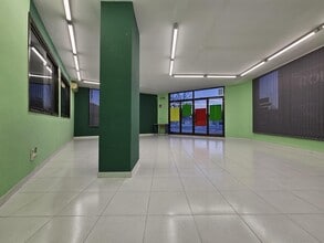 Retail in Sant Joan de Vilatorrada, Barcelona for lease Interior Photo- Image 1 of 14