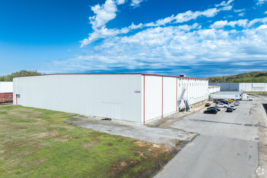 1200 Roberts Industrial Dr, Birmingham, AL for lease - Building Photo - Image 1 of 8