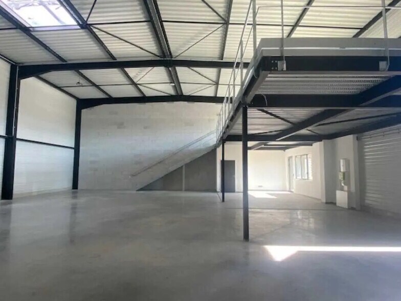 Flex in Signes for sale - Building Photo - Image 3 of 8