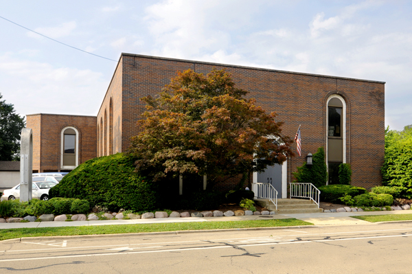 1121 Warren Ave, Downers Grove, IL for lease - Building Photo - Image 1 of 6