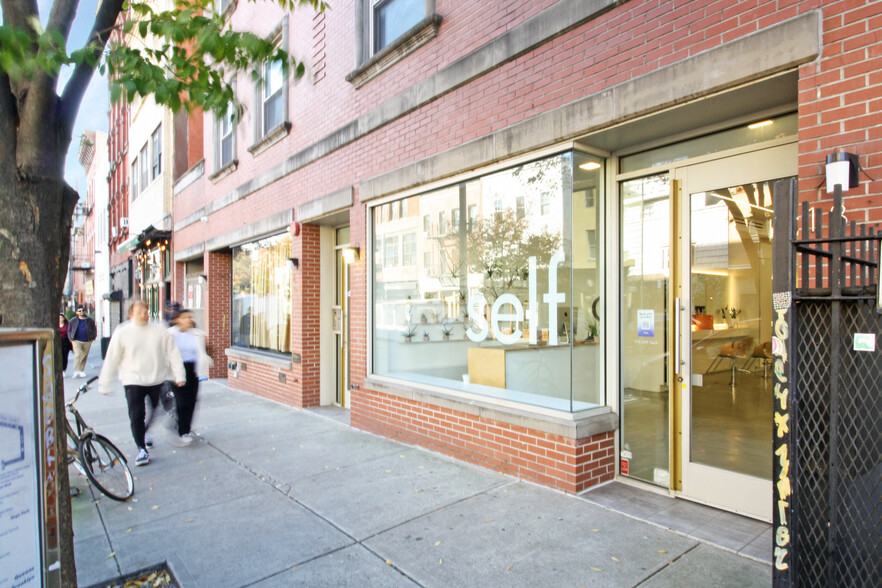 186 Grand St, Brooklyn, NY for lease - Building Photo - Image 1 of 5