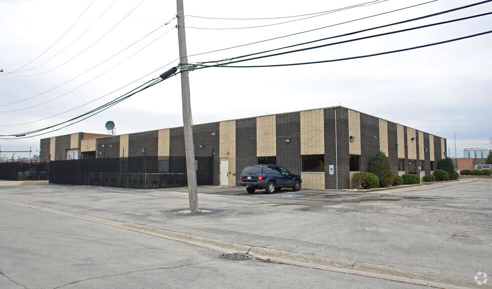 7459 W 79th St, Bridgeview, IL for sale - Primary Photo - Image 1 of 1