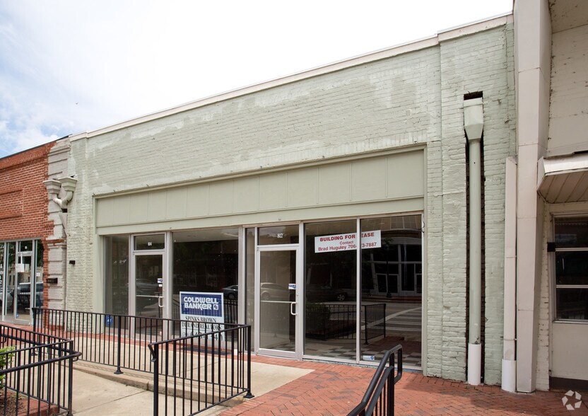 812814 3rd Ave, West Point, GA 31833