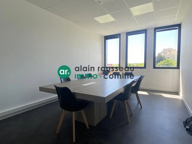 Office in Angers for sale - Interior Photo - Image 1 of 4