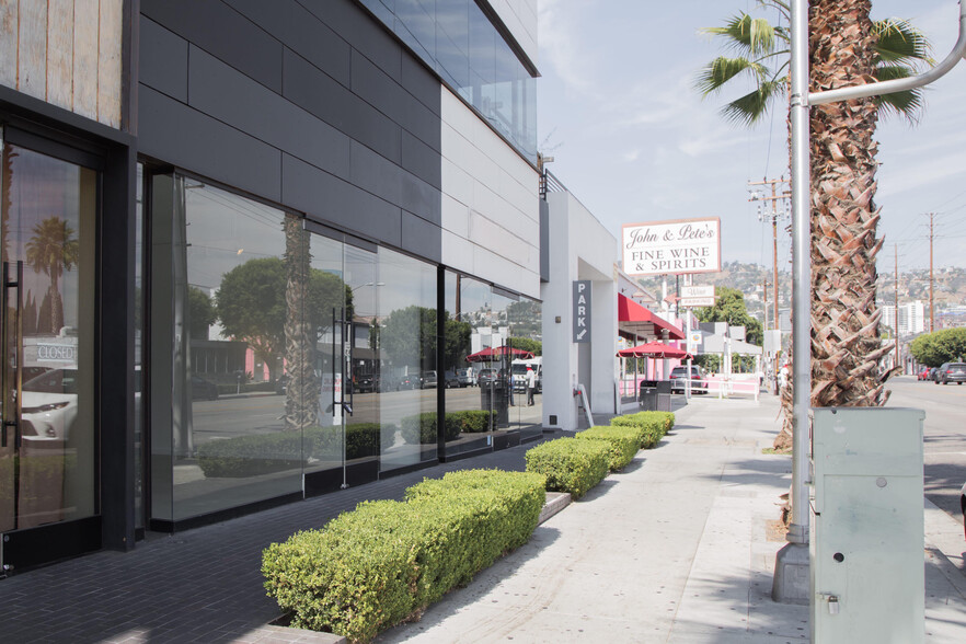 N 8501-8513 Melrose Ave/603-615 N La Cienega Blvd, West Hollywood, CA for lease - Building Photo - Image 2 of 11