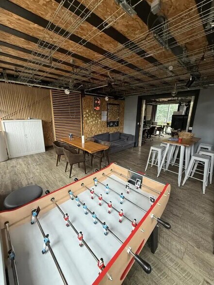 Office in Bordeaux for lease - Building Photo - Image 3 of 4