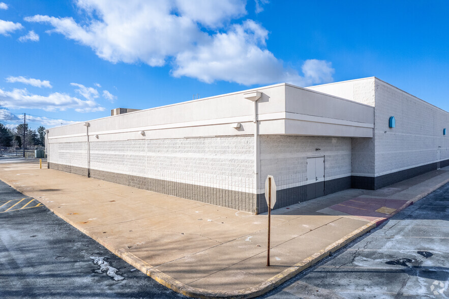 2590 Macarthur Rd, Whitehall, PA for lease - Building Photo - Image 3 of 16