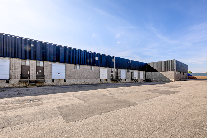 2789-2855 Boul Le Corbusier, Laval, QC for lease - Building Photo - Image 3 of 14