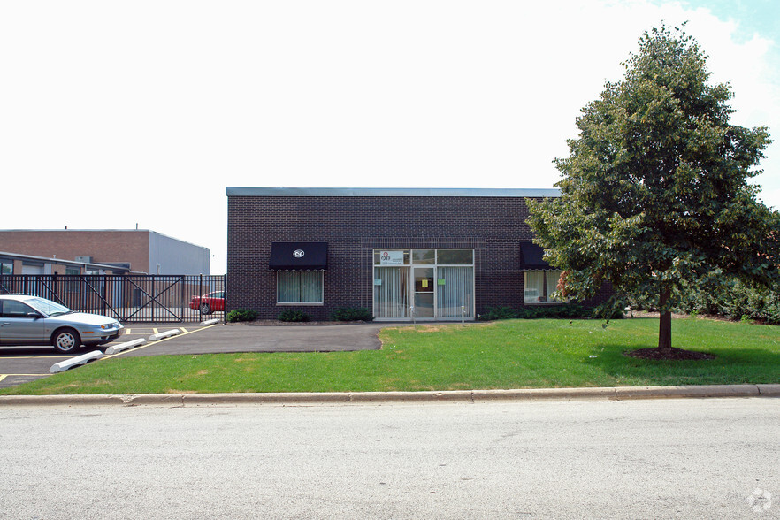 3835 Industrial Ave, Rolling Meadows, IL for sale - Building Photo - Image 1 of 1