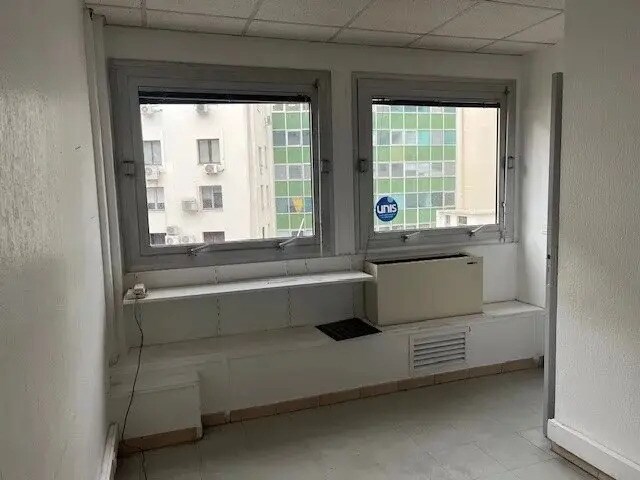 Office in Nice for lease - Interior Photo - Image 2 of 3