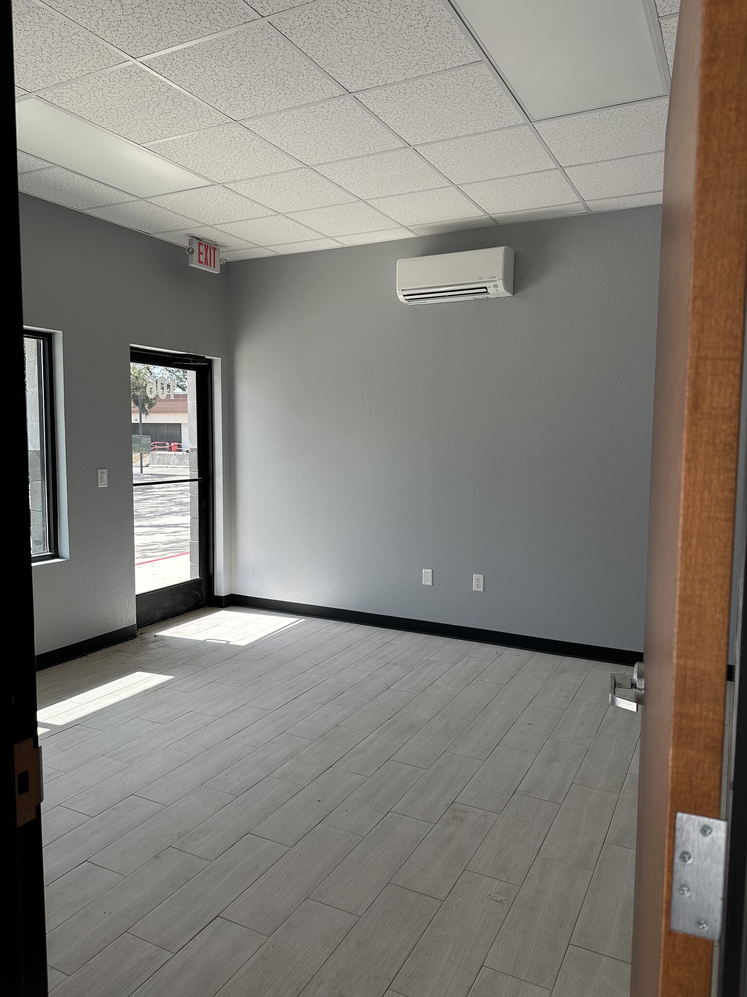 10927 Fredericksburg Rd, San Antonio, TX for lease Interior Photo- Image 1 of 2