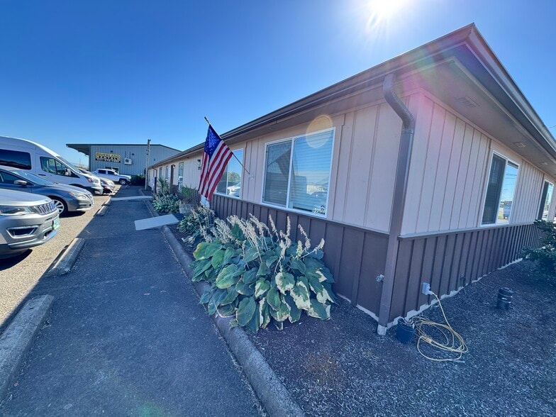 33935 Highway 99E, Tangent, OR for lease - Building Photo - Image 2 of 7