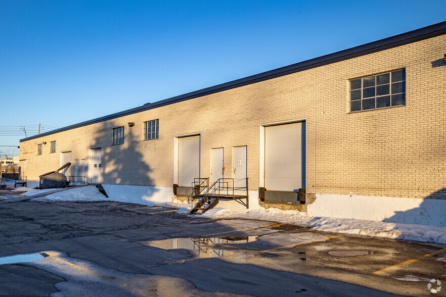 735-745 Av Renaud, Dorval, QC for lease - Building Photo - Image 2 of 6