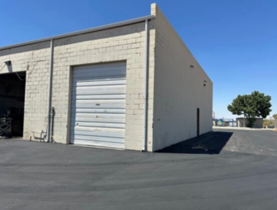 42156 10th St W, Lancaster, CA for lease - Building Photo - Image 3 of 3