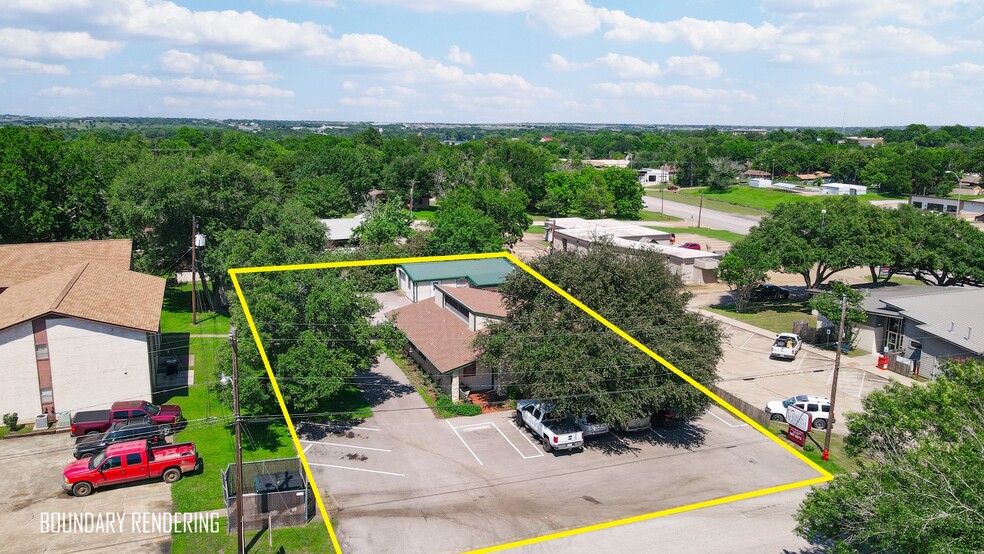 602 N Gray St, Caldwell, TX for sale - Building Photo - Image 2 of 18