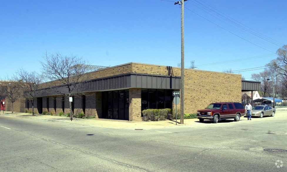 2044 Peck St, Muskegon, MI for sale - Primary Photo - Image 1 of 8