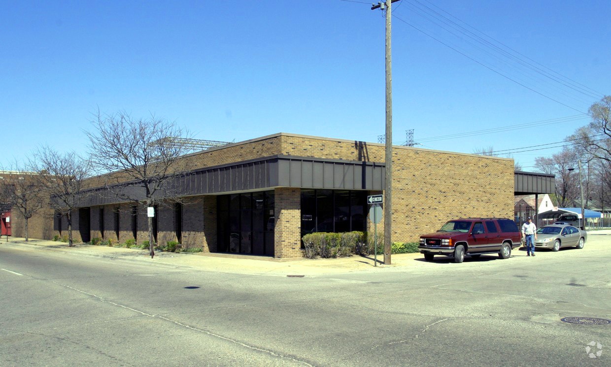 2044 Peck St, Muskegon, MI for sale Primary Photo- Image 1 of 9