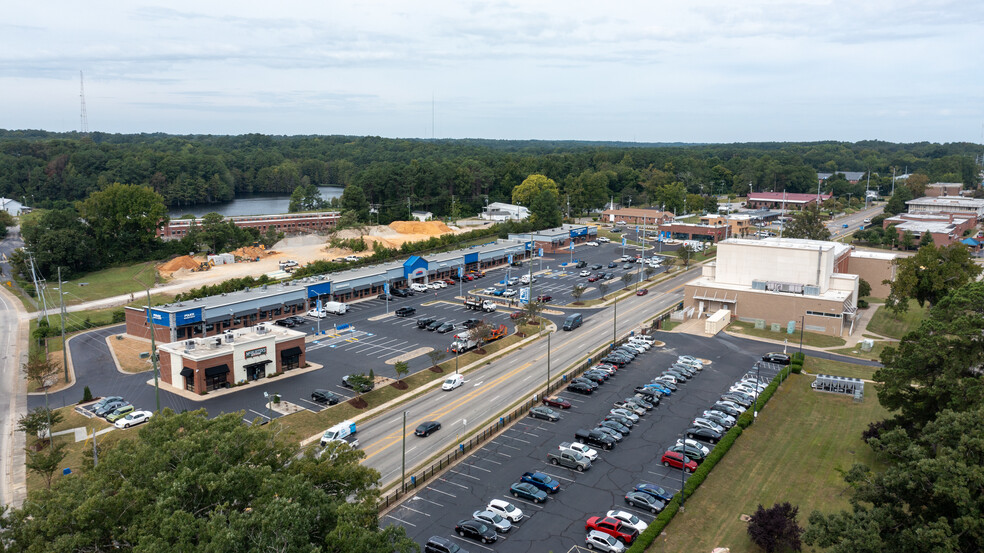 1047 Murchison Rd, Fayetteville, NC for lease - Building Photo - Image 1 of 14