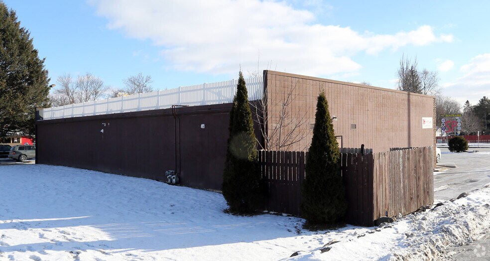 908 Windsor St, Sun Prairie, WI 53590 Retail For Sale