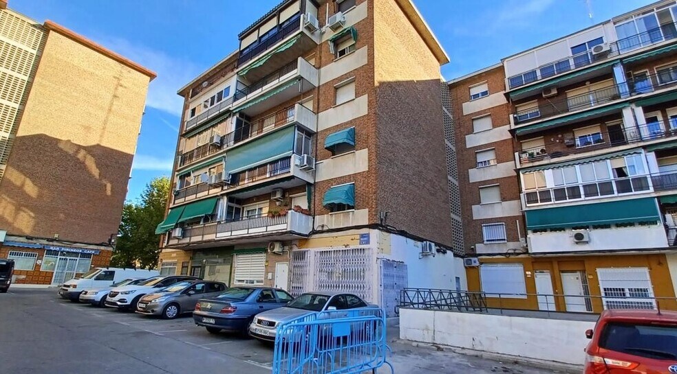 Calle Nazaret, 1, Móstoles, Madrid for sale - Building Photo - Image 1 of 2