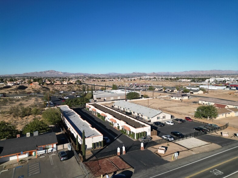 16460 Sequoia Ave, Hesperia, CA for sale - Primary Photo - Image 1 of 7