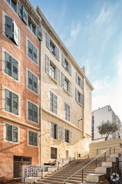 Office in Marseille for lease - Building Photo - Image 2 of 3