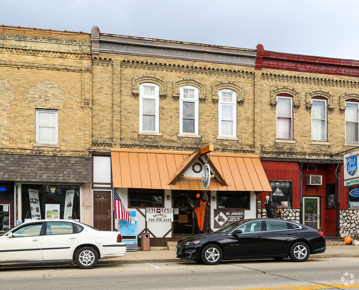 221 W State St, Fox Lake, WI for sale - Primary Photo - Image 1 of 1