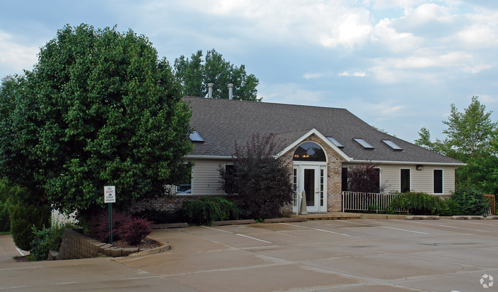 2213 52nd St, Davenport, IA for sale - Primary Photo - Image 1 of 1