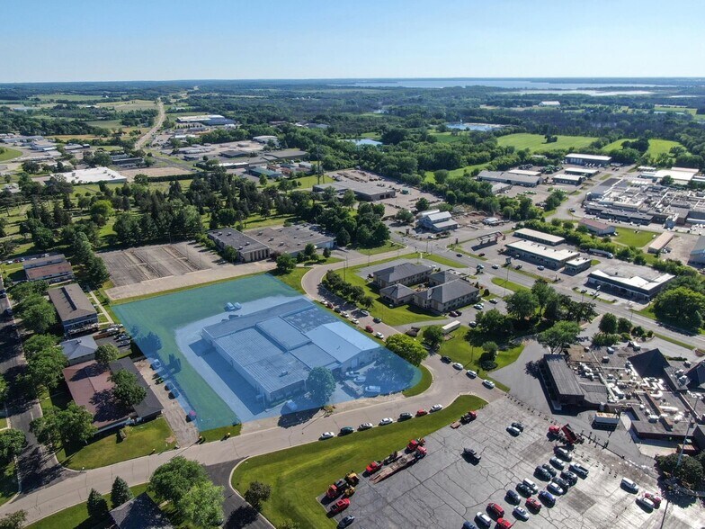 633 Hilltop Trl W, Fort Atkinson, WI for sale - Building Photo - Image 1 of 1