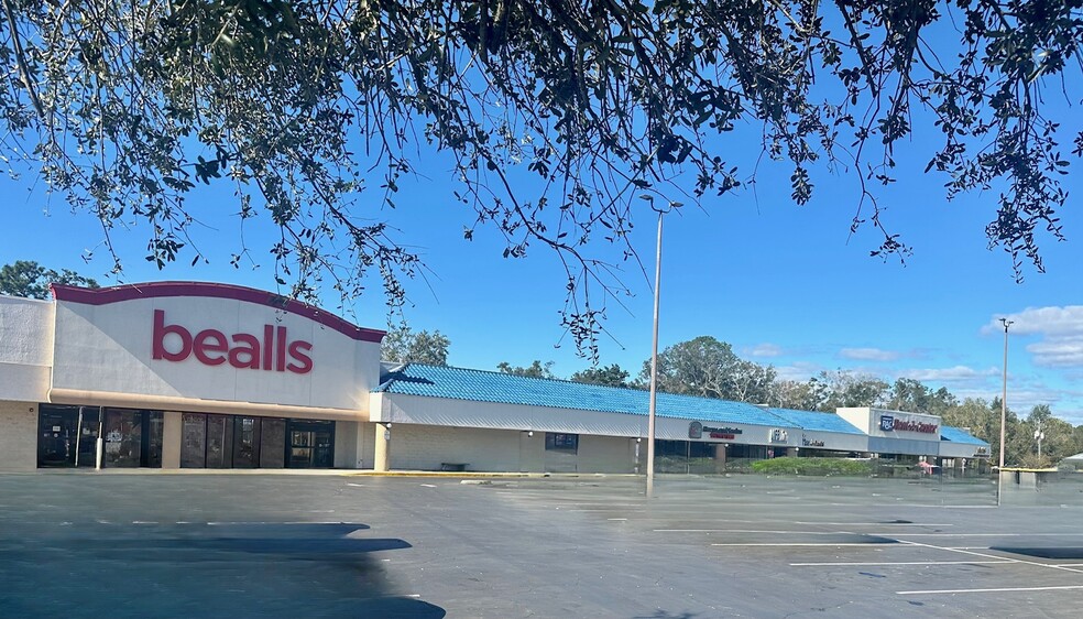 2202 N Young Blvd, Chiefland, FL for sale - Building Photo - Image 1 of 12