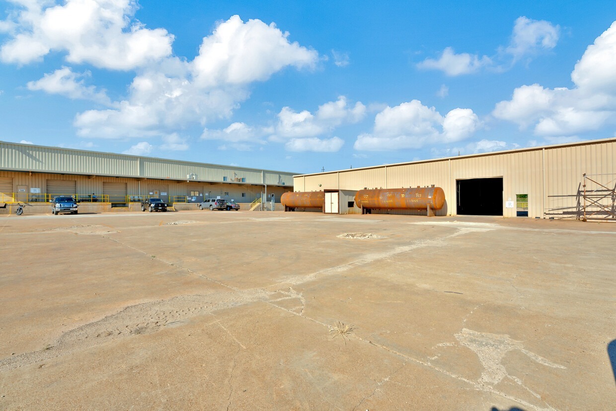 7609 White Settlement Rd, White Settlement, TX for sale Primary Photo- Image 1 of 1