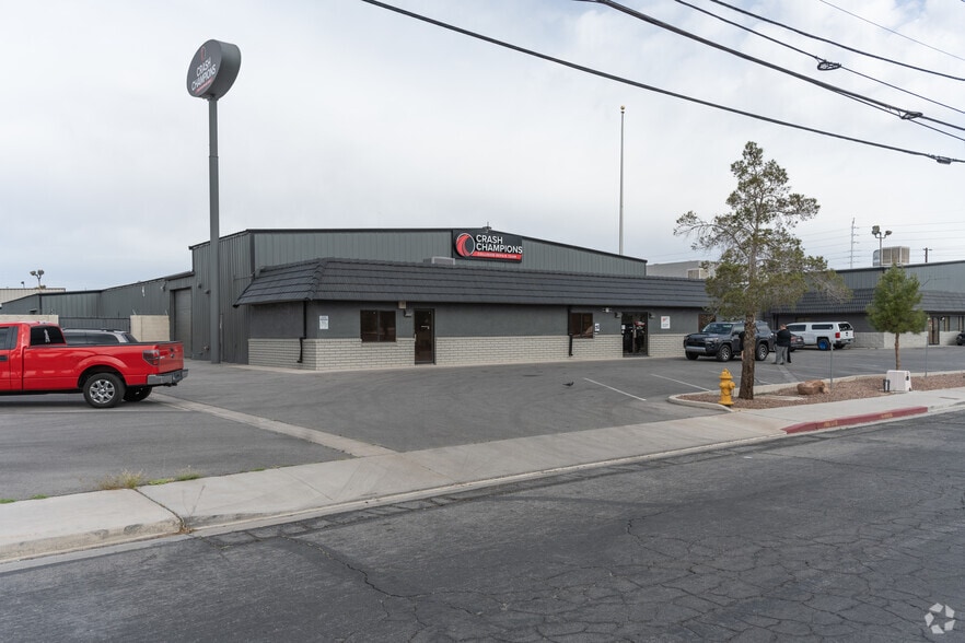 5935-5975 Polaris Ave, Las Vegas, NV for lease - Building Photo - Image 1 of 1
