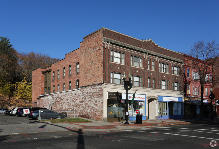 85-92 W Main St, Meriden, CT for lease - Primary Photo - Image 1 of 3