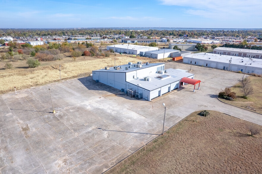6825 W Wilshire Blvd, Oklahoma City, OK for sale - Building Photo - Image 2 of 54
