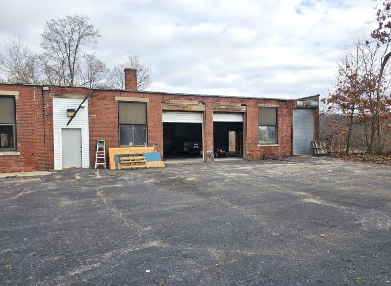 36 Sheffield St, Waterbury, CT for lease - Building Photo - Image 2 of 3
