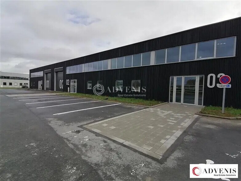 Industrial in Roncq for lease - Building Photo - Image 1 of 10