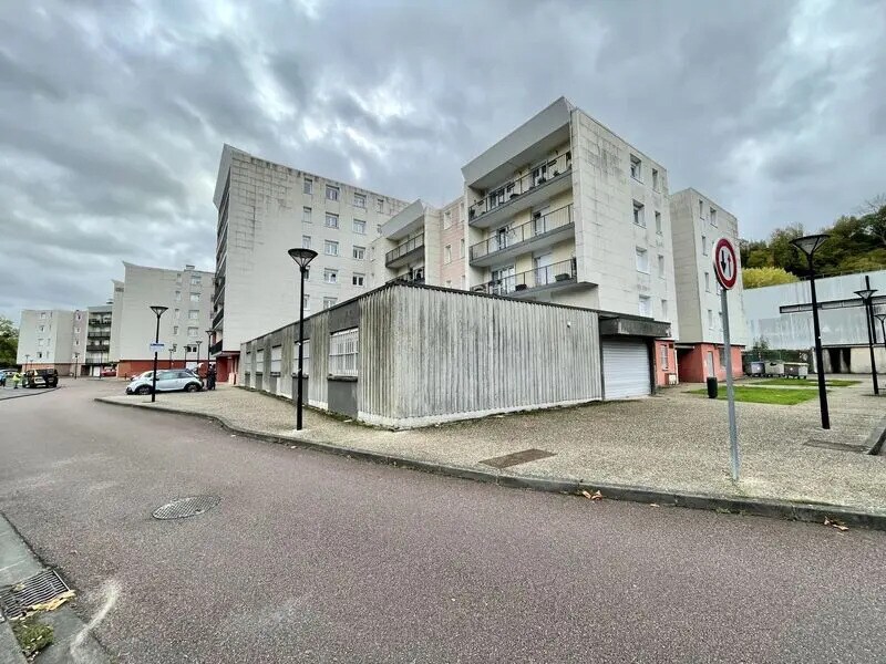 Office in Barentin for lease Building Photo- Image 1 of 20