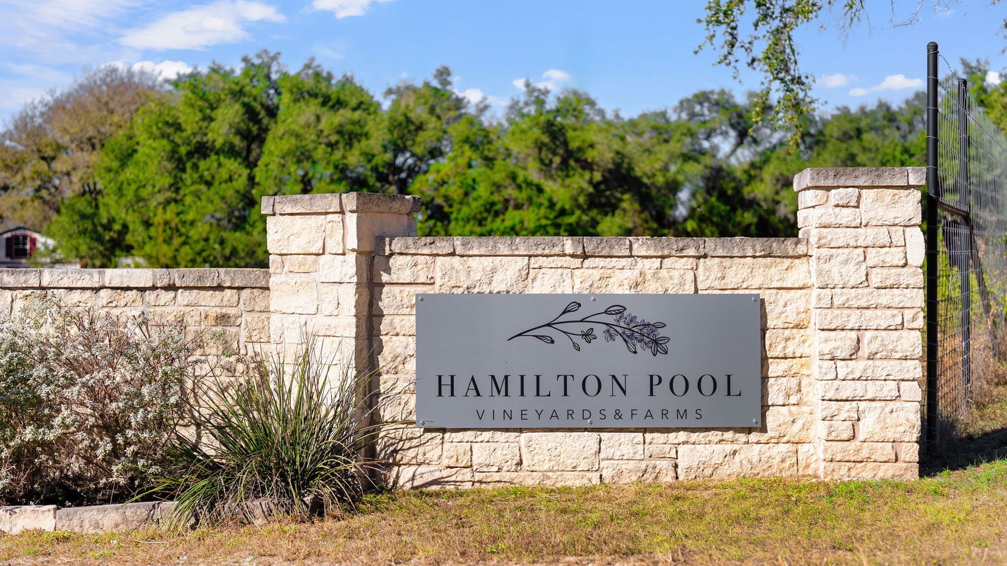 25711 Hamilton Pool Rd, Round Mountain, TX for sale Primary Photo- Image 1 of 94
