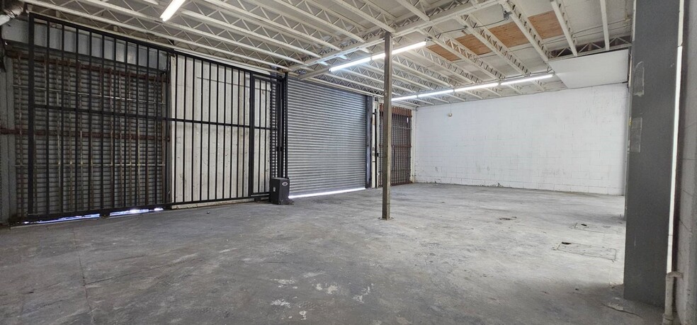 319 E Winston St, Los Angeles, CA for lease - Building Photo - Image 3 of 23